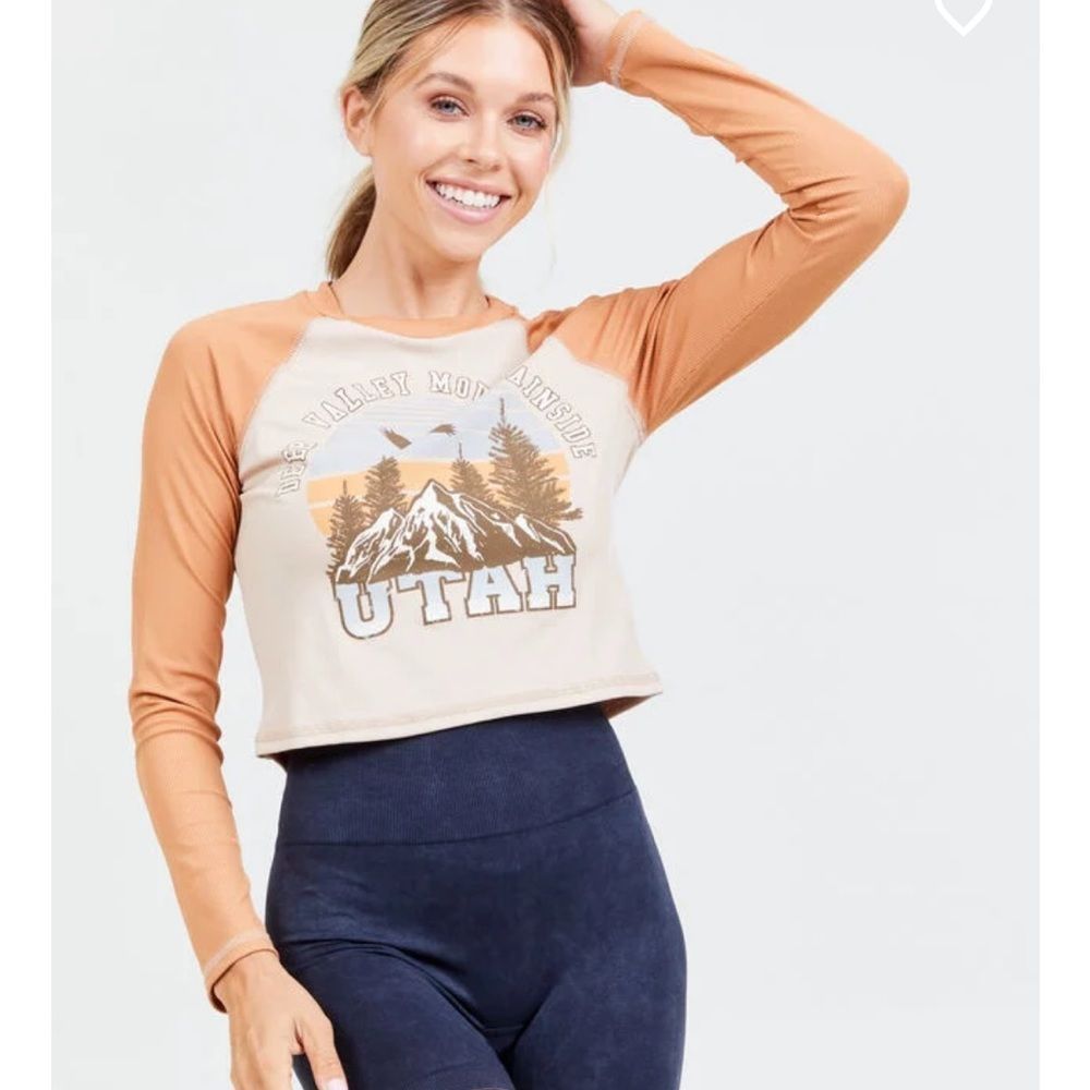 🌿NWT•Altar’d State•Long Sleeve•Cropped•Active Top•Size L•